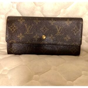 Louis Vuitton monogram Portefeiulle Sarah long snap wallet GUC